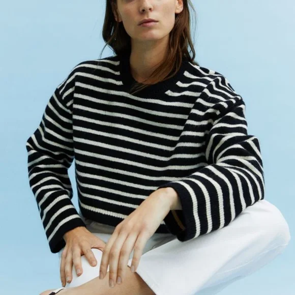 NWT Black and White Cropped Sweater - Picture 3 of 8